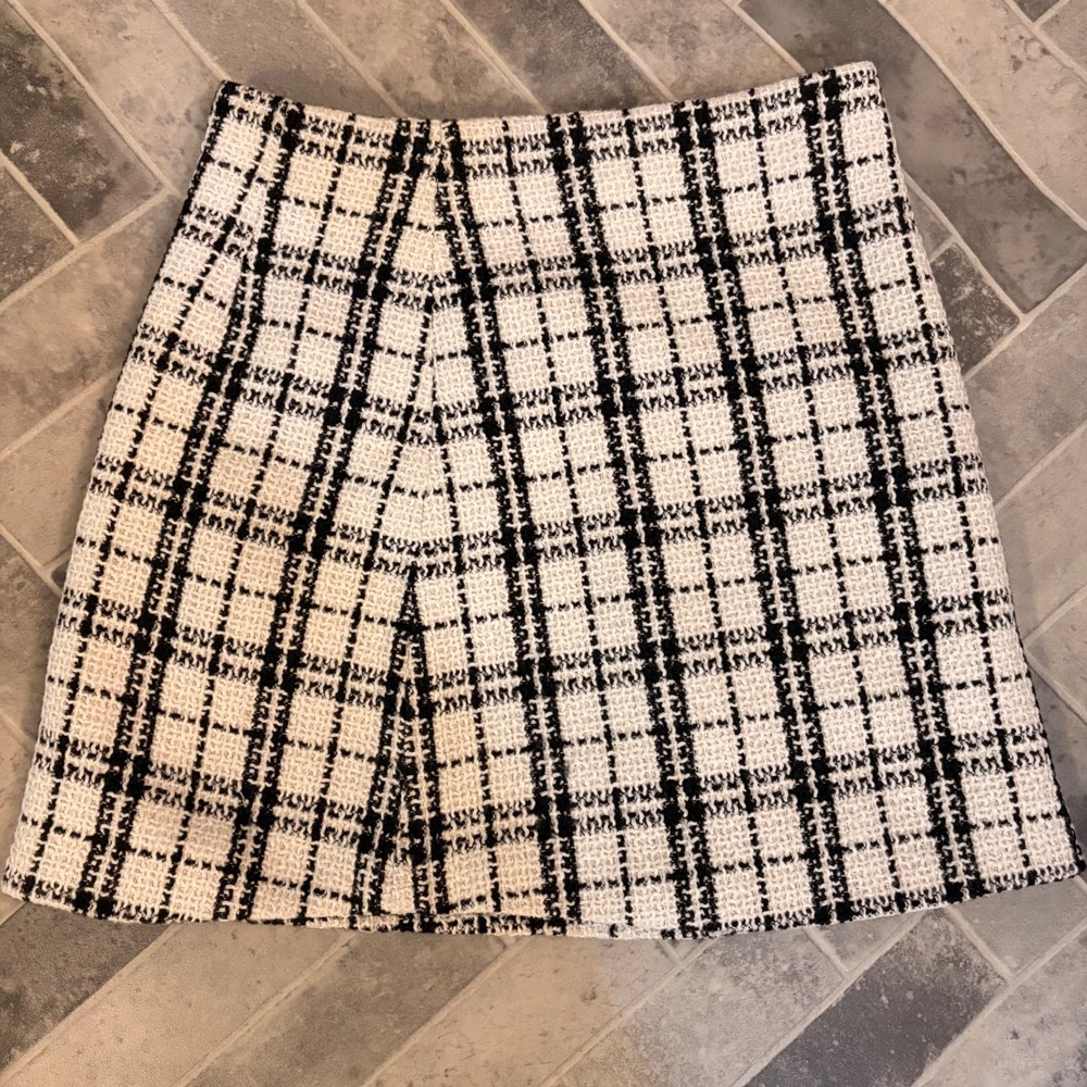 Pink Lily Tweed Mini Skirt Womens Medium Black White Plaid  Preppy CHIC